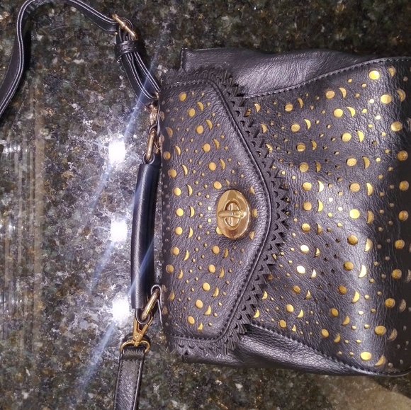 Crossbody - Picture 3 of 9